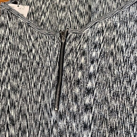 Guess Single Asymmetric arm Top large NWT - Picture 6 of 7